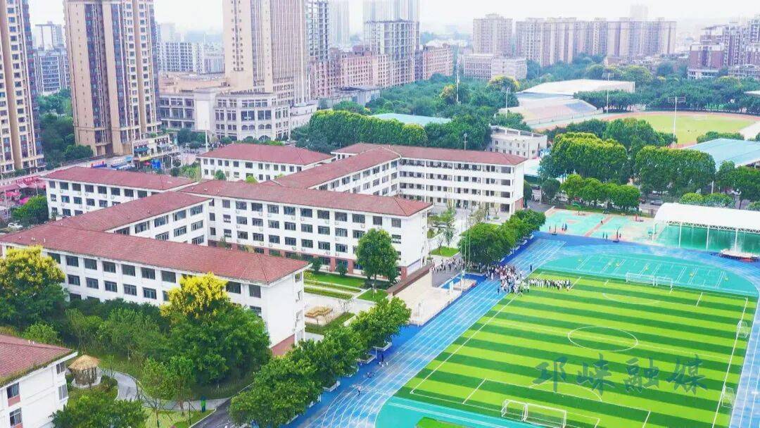 硬件软件双提升，打造家门口的好学校！临邛中学焕新升级