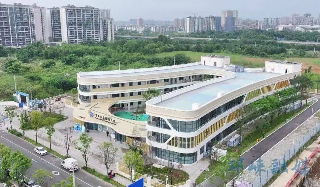 硬件软件双提升，打造家门口的好学校！临邛中学焕新升级