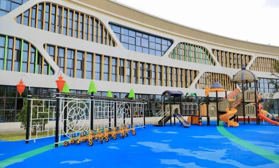 硬件软件双提升，打造家门口的好学校！临邛中学焕新升级